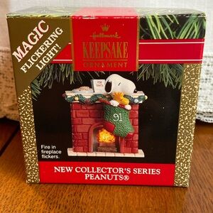 New in Box 1991 Hallmark Keepsake Ornament Fireplace Snoopy Woodstock Magic Fire